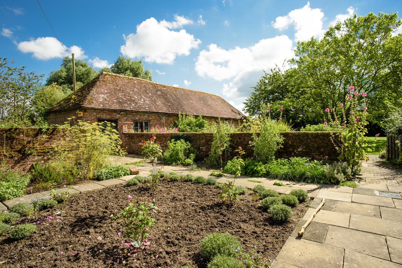 All Hallows Farmhouse Hotel Wimborne Saint Giles Exterior foto